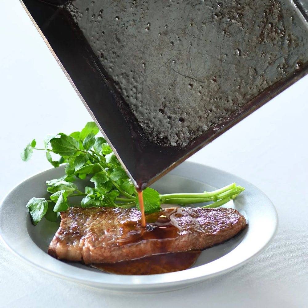 Luxe Carbon Steel Deep Pan with Lid - Image 3