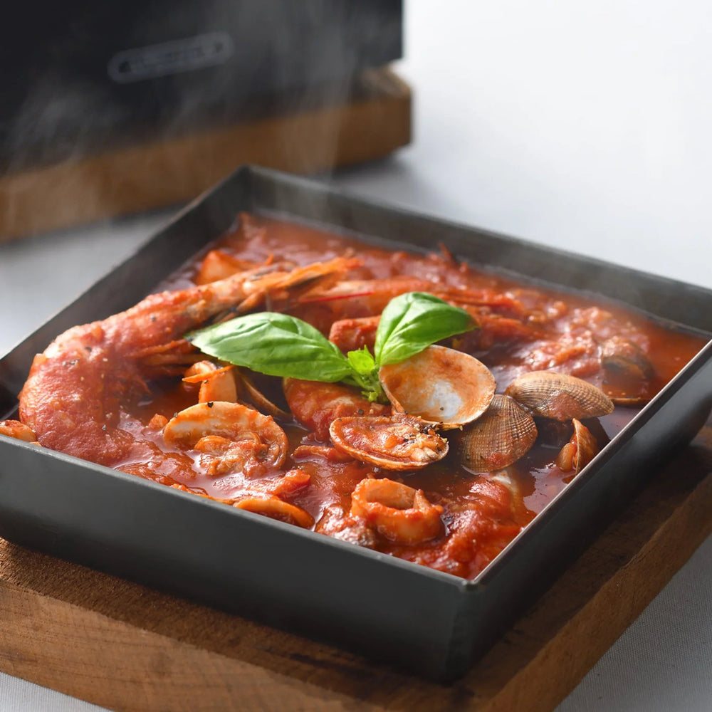 Luxe Carbon Steel Deep Pan with Lid - Image 2
